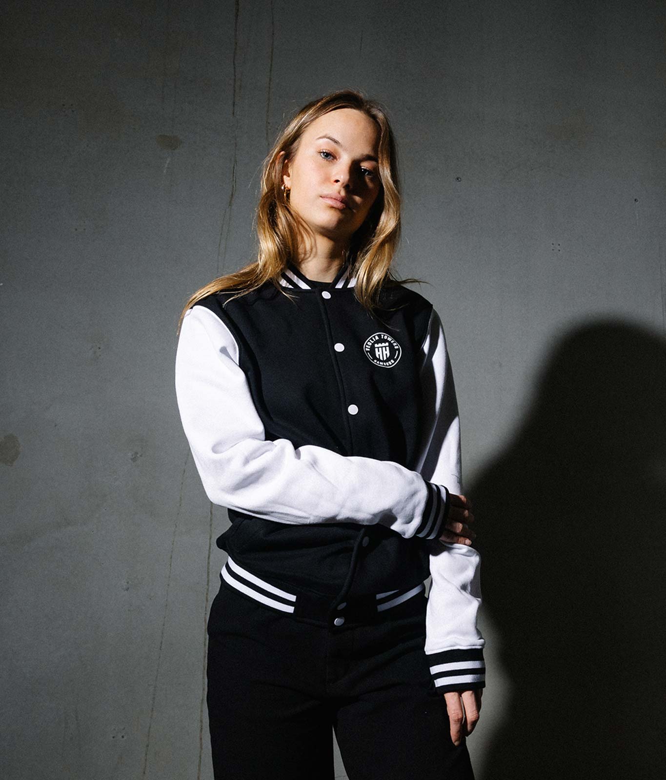 Collegejacke "Towers" Schwarz (Backprint)